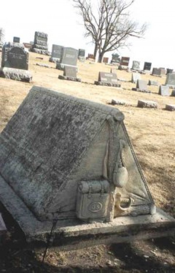 Funny Epitaphs and Humorous Tombstones (14)
