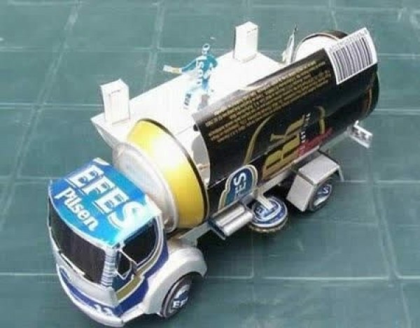 Extraordinary Beer Can Sculptures (3)