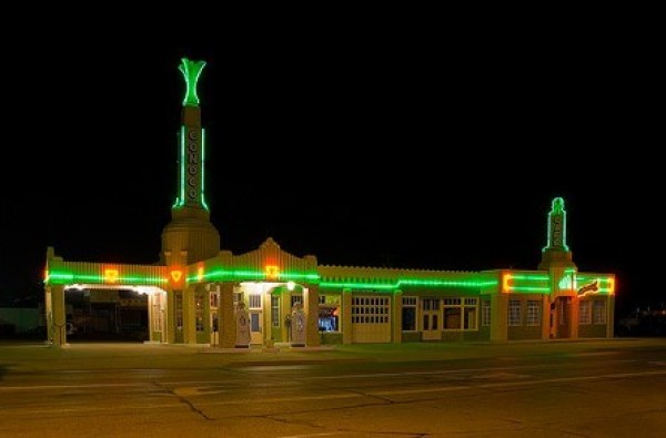 Strangest Gas Stations (4)