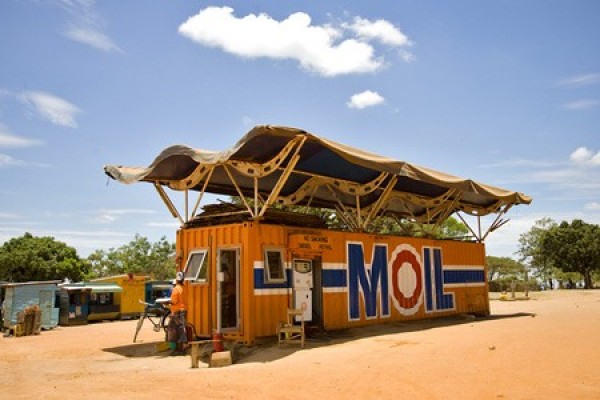 Strangest Gas Stations (8)