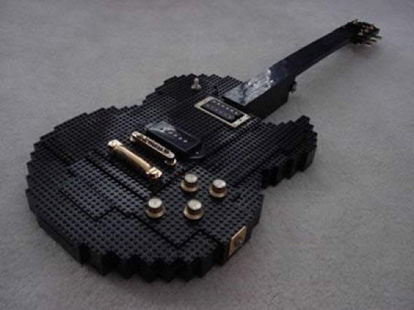 The Most Insane Custom Guitars You'll Ever See (4)