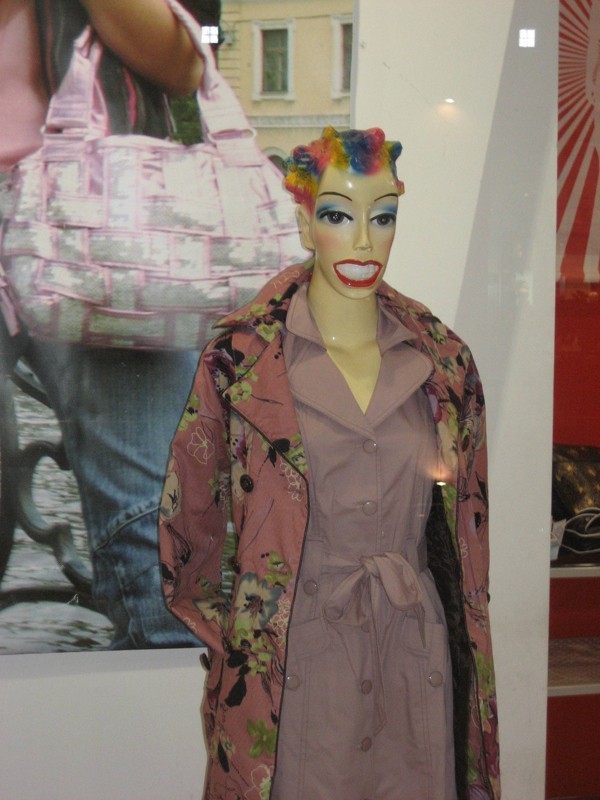 Top 15 Mannequins That Will Steal Your Soul (4)